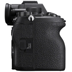 Sony ILCE-7V - Alpha mirror less DSLR body