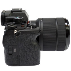 Sony ILCE-7M4/K - Alpha mirror less DSLR w/28-70 lens
